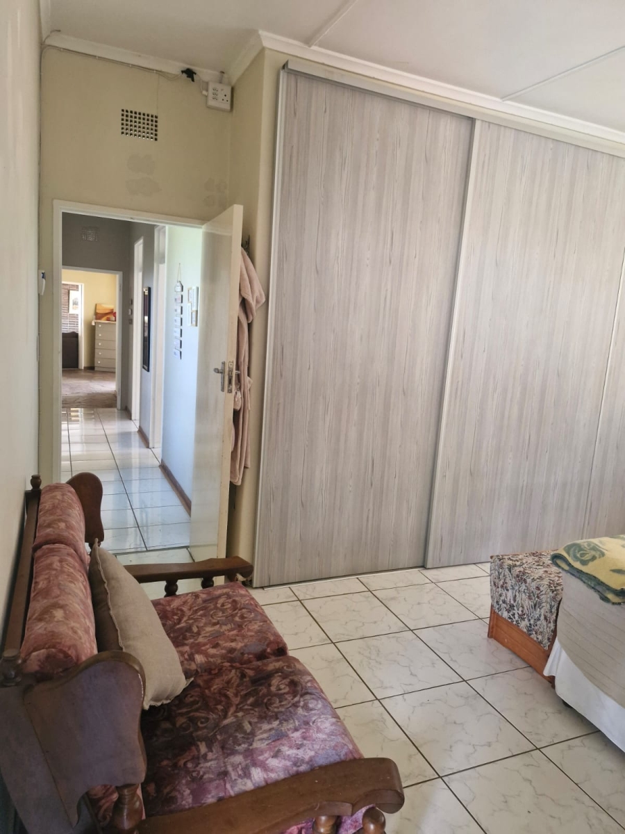 To Let 3 Bedroom Property for Rent in Flamwood North West